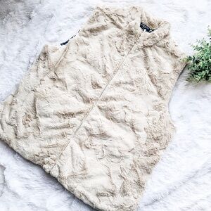 Ellen Reyes | Size 3X Cream Furry Zipper Vest